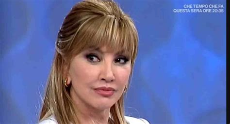 Milly carlucci si prepara a tornare su rai uno con la prima puntata della nuova edizione di ballando con le stelle 2019, in onda sabato 30 marzo in prima serata. Domenica In, Milly Carlucci si accascia in diretta per il ...
