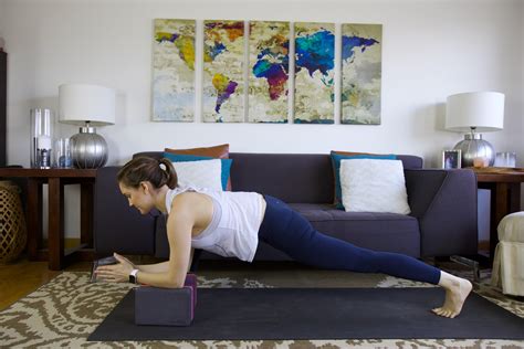 Apr 30, 2019 · meet erin sternstein. prenatal lizard pose - Bad Yogi Blog