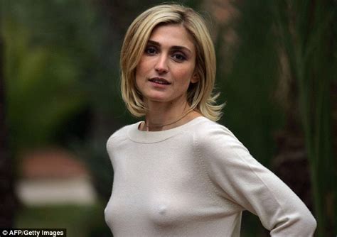 Valerie Trierweiler appears to mock Francois Hollande with ...
