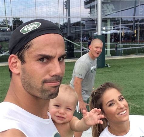 In that video i cut pixie bob haircut for super model marina for her its first short haircut. eric decker | Jessie james decker, Eric decker, Jessie james