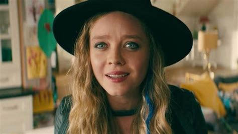 Madeleine Arthur Net Worth, Height, Weight, Age, Bio ...