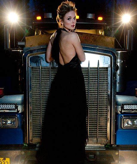 Vampire hunter), amber midthunder (roswell, new. Lisa Kelly Ice Road Truckers Interview - Pics of Trucker ...