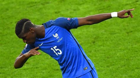 Paul pogba, the french midfielder with the national team who currently plays with juventus has been spotted in the company of a curvy brunette, many have wonder who is that girl, is pretty obvious she. Pogba is de duurste voetballer ooit | NOS Jeugdjournaal