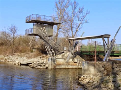 Jun 22, 2021 · hungerstreik am heldenplatz: Wanderland Austria: Radtour durch die untere Lobau