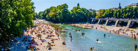 Close by the hotel you will find typical bavarian beergardens like osterwaldgarten, within a 5 minute walk in the english garden park the seehaus. Sommer in München - Das offizielle Stadtportal muenchen.de