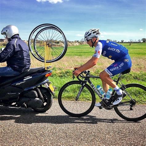 Ahead of the ttt in brussels, alaphilippe's chain was treated with a wax lube but on stage 13 the lube was yellow to match his jersey (image credit: Julian Alaphilippe | Cycling | Pinterest | Tom boonen and ...