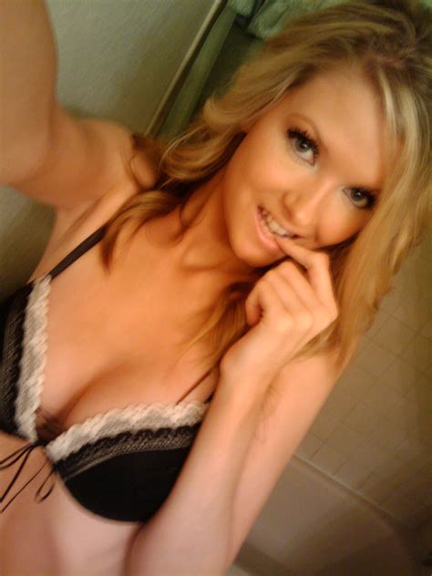 Seal dating 'red widow' actress erin cahill? Erin Cummins Naked (113 Photos) | #TheFappening