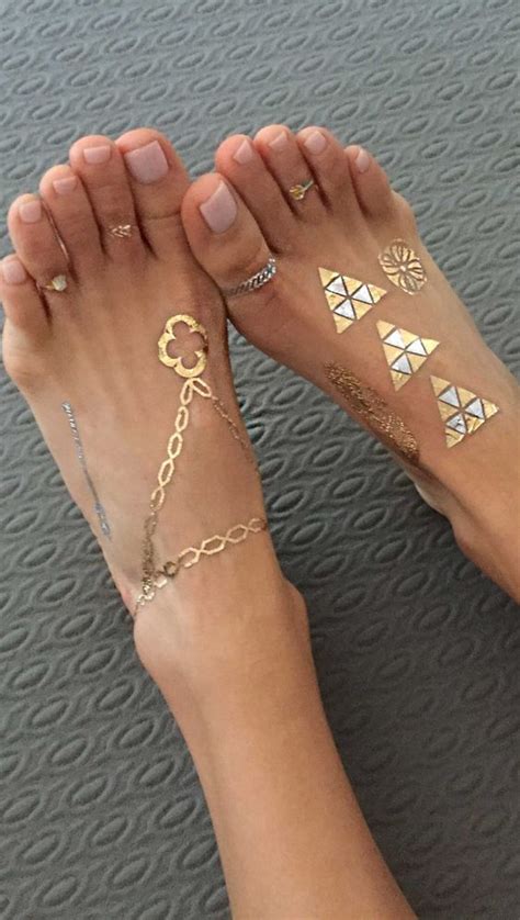 Gold henna temporary tattoo / bohemian temporary tattoo / henna tattoo / gold tattoo / flash tattoo / festival accessoire / metallic tattoo tattoorary 5 out of 5 stars (9,524) $ 8.00. 40 Fashionable Gold Henna Tattoos for Temporary Style ...