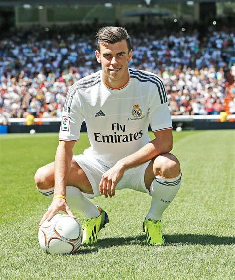 Gareth frank bale (born 16 july 1989) is a welsh professional footballer who plays as a winger for premier league club tottenham hotspur, on loan from real madrid of la liga. Drei Tonnen Gold für Bale - Und Sie sind sogar noch ...