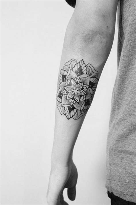 Guten morgen, ich bin auf der suche nach einer vorlage / muster für eine flugticket. Mandala Tattoo - 33 antike Vorlagen und Designs als ...