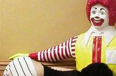 mcdonald ronald women funny girls nasty wtf things do statues people horny happy meal why girl mcdonalds fun statue clown