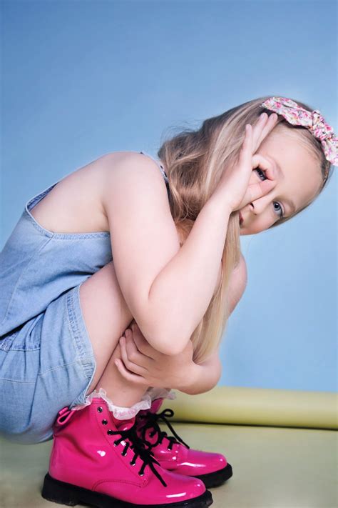 You can find lots of informations on internet. Model Mum on Twitter: "My little mini models #minimodels # ...