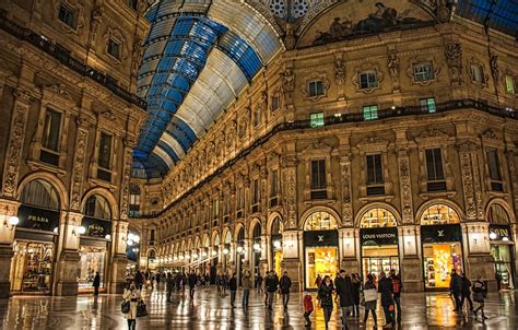 Browse 2,744 galleria vittorio emanuele ii stock photos and images available, or search for milan or santa maria delle grazie to find more great stock photos and pictures. Galeria Vittorio Emanuele II em Milão | Dicas da Itália