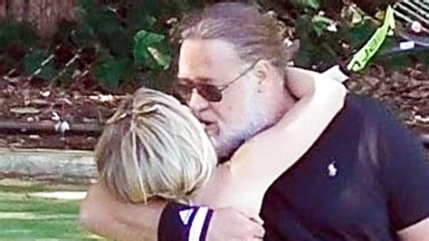 With russell crowe, samantha mathis, sam worthington, adam goldberg. Russell Crowe Kisses New Girlfriend Britney Theriot During ...