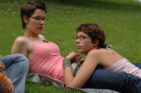 Budak sekolah indonesia amateur teen. Suus & Anne, candid | One from the archives again. Shame ...