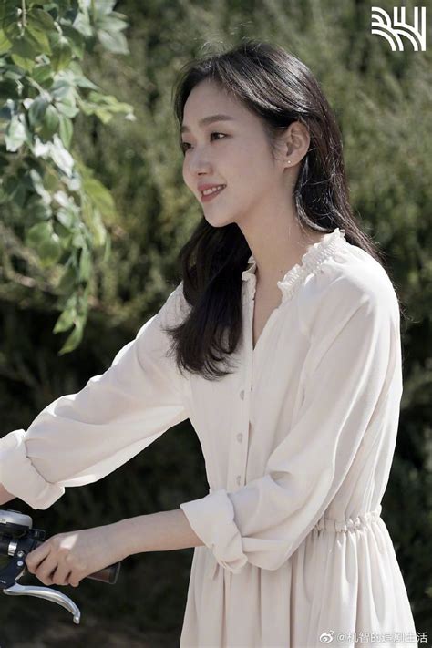 Kim go eun will play detective jung tae eul and a criminal named luna. Pin oleh Cheng Helen di Actress Kim Go Eun | Selebritas ...