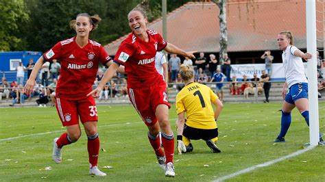 L'attaccante di 31 anni si unisce a parametro zero e porta una vasta esperienza internazionale all'fc bayern campus. Gina Lewandowski verlängert beim FC Bayern - FC Bayern München