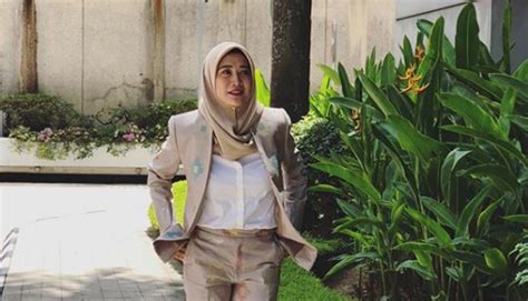 Dira abu zahar dan bekas suami mesra di sambutan hari jadi anak (6 gambar). Kerana Isu Syed Saddiq, Dira Abu Zahar Dapat 'Title ...