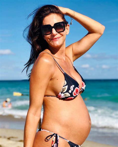 Hace un par de semanas lucía aymar, la pareja del extenista fernando gonzález, lucía su barriga de embarazada durante sus vacaciones. Luciana Aymar mostró su panza de embarazada en Miami | Radiofonica.com