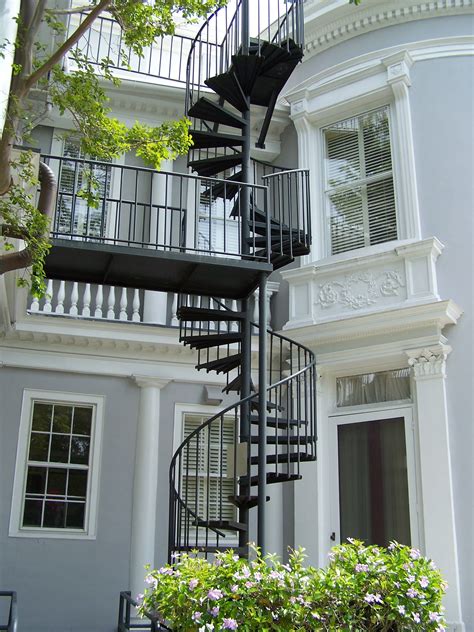 Modular stairs offers a full range of diy staircase, railing, spindles and balustrade stairway products that are easy for all of our customers to assemble and install. Love this spiral staircase! (With images) | House styles