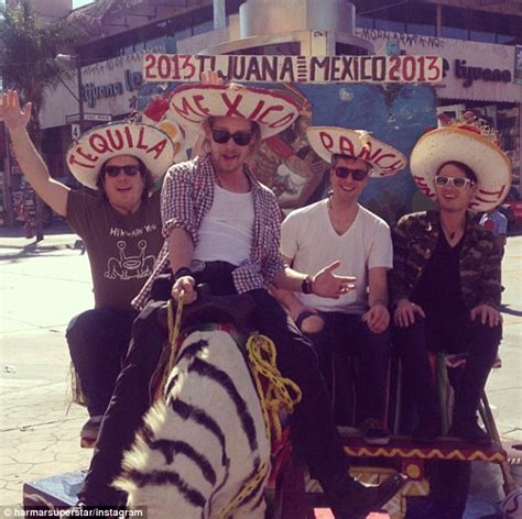 With paz de la huerta, nathaniel brown, cyril roy, olly alexander. Juarez Donkey Show Mexico | Foto Bugil Bokep 2017