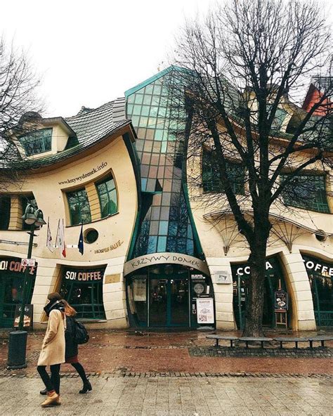 Subsequently, the crooked house made its own version of the hollywood walk of fame. The drunken house, Poland : pics