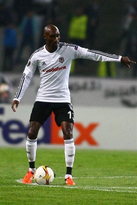 Atiba hutchinson ist mit sarah verheiratet, die er. Atiba HUTCHINSON Beşiktaş JK | Futbolcular, Spor, Futbol