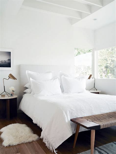 Minimal room decor bedroom inspiration ideas diy for girls room for girls bedroom inspiration bedroom diy bed diy bed decor aesthetic blue black white tumblr. Clean and cozy white bedroom - Minimal Interior Design