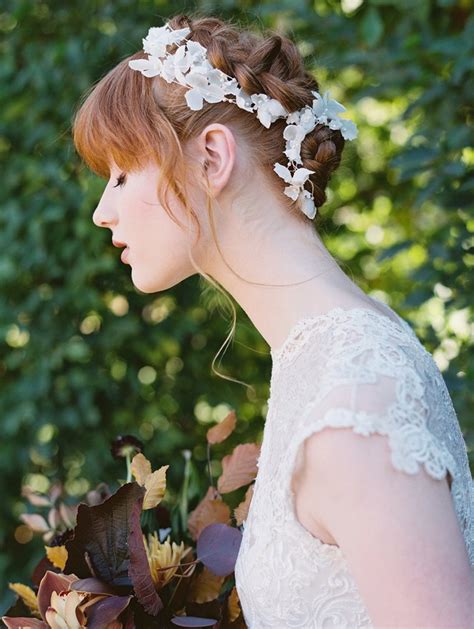 Loose curls with long bangs. 52 Chic And Pretty Wedding Hairstyles With Bangs ...