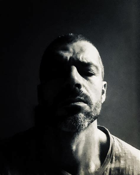 Argentero e la compagna mostrano la figlia sui social: Luca Argentero furioso con Alfonso Signorini: "Siamo ...
