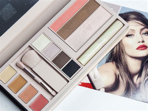 Gigi hadid is releasing a capsule collection with maybelline. GIGI HADID X MAYBELLINE - Oh so many reasons | Lily