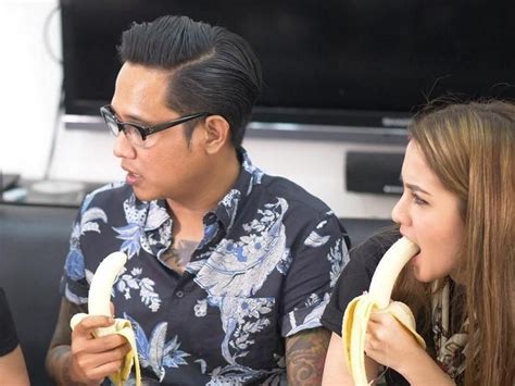 Gofar hilman hingga saat ini masih hidup melajang dan enggan untuk menikah. Kontroversi Gofar Hilman Bareng Nikita Mirzani, Wika Salim ...