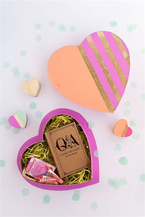 May 21, 2021 · go personal with pressed flowers, a handwritten note and other homemade goodies like cookies or chocolates. TELL: DIY GOLD FOIL HEART BOX - Tell Love and Party