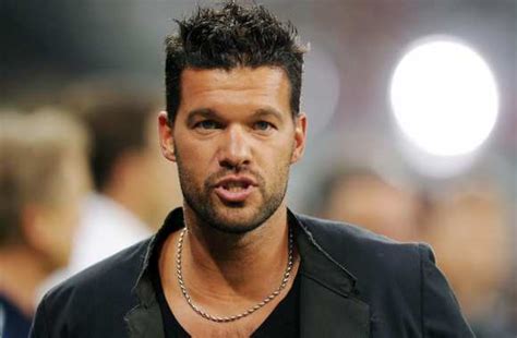 Michael ballack's son, emilio, has died at the age of 18 after being involved in a quad crash. MICHAEL BALLACK VOLE AU SECOURS DE SON CLUB FORMATEUR ...