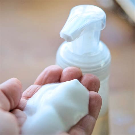 I'm going to show you how you can make one of the best homemade hand soaps with just 5 ingredients. How-To: Foaming Hand Soap Recipe | Make: