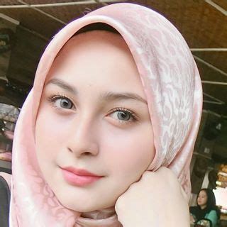 Satu dari akhwat islam di satukancinta ini mungkin jodohmu! Janda Muslimah Gatel Anak Satu | Beautiful hijab, Girl ...