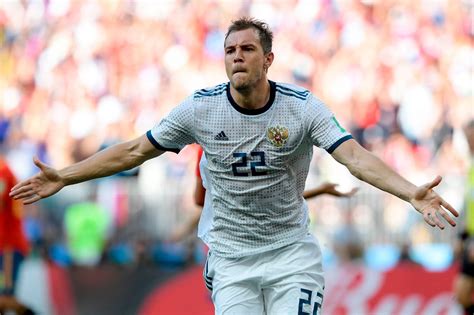 Born 22 august 1988) is a russian professional footballer who plays as a striker for fc zenit saint. Describe Artem Dzyuba's #EURO2020 qualifying record 1⃣0⃣ ...