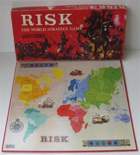 Este juego, basado en turnos, pertenece a la categoría de los juegos de guerra. Risk: A strategic board game produced by Parker Brothers (now a division of Hasbro) and ...