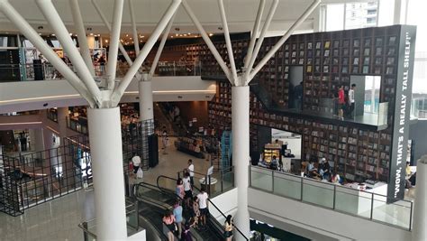 Javrie's restaurante & pizzeria gurney paragon mall. Really tall and long shelf at BookXcess in Gurney Paragon ...