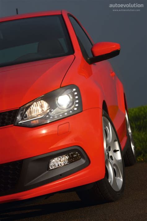 How wide is the vehicle, 2010 volkswagen polo hatchback? VOLKSWAGEN Polo GTI specs & photos - 2010, 2011, 2012 ...