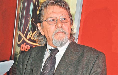 He acted more than 40 films, like păcală (1974), alo, aterizează străbunica!. Sebastian Papaiani A Murit Neîmpăcat. Nu și-a Văzut ...