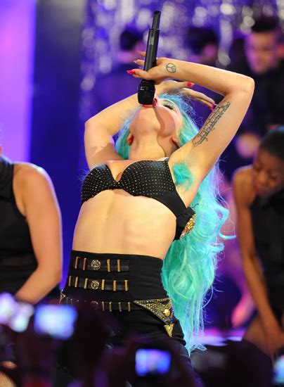 An online 'armpit hair competition triggers a huge debate online in china, with opinion divided about its rights and wrongs. Madonna And 11 More Women Who Aren't Afraid Of Hairy ...