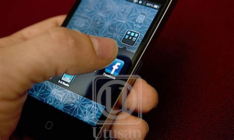 Umum mengetahui bahawa media sosial terutamanya facebook dan whatsapp kerap kali menjadi platform untuk menyebarkan berita palsu secara berleluasa dan telah memberikan impak yang buruk bukan sahaja kepada individu dan syarikat yang terlibat, malah kepada negara kita sendiri. Kesan Negatif Apabila SOSMA, Akta Hasutan 1948 Dan Akta ...