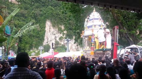 பத்து மலை :paththu malai) is a limestone hill that has a series of caves and cave temples in gombak, selangor, malaysia. Batu Caves Thaipusam 2013 Chariot - YouTube