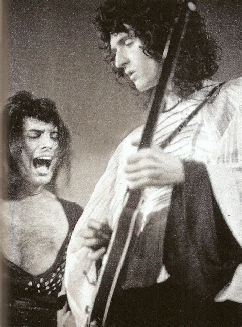 Top 10 last week queries: 1e. Queen on Stage. The 70s. | Queen freddie mercury ...