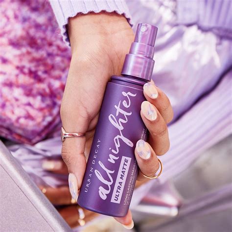 Somos distribuidores oficiales de todas las marcas que puedes encontrar en nuestra web, esto significa que todos nuestros productos son 100% originales, tramitados directamente con las firmas, sin intermediarios. SELLADOR DE MAQUILLAJE ALL NIGHTER SETTING SPRAY ULTRA ...