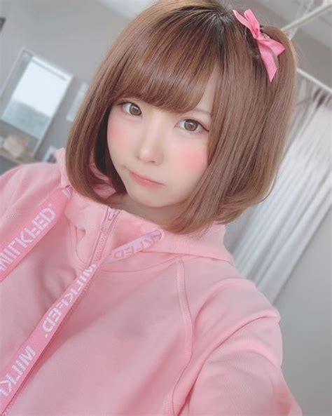 Enako (えなこ) japanese cosplayer / model / artist — just a facebook fanpage dedicated to her. えなこ 本名や年収、かわいいインスタなどWiki風に紹介 ...