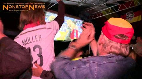 Im elfmeterschießen sichert sich die schweiz das ticket ins viertelfinale und schickt den amtierenden weltmeister. Viertelfinale-Viewing EM 2016 in DEL - YouTube