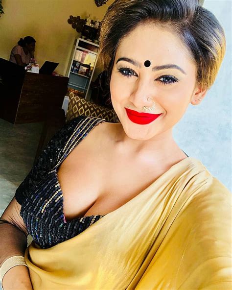 All in one bold modern traditional pictures of indian girls❤ dm for promotion and shoutout girls send your hd pics bad comment directly blocked. Pin on cleavage