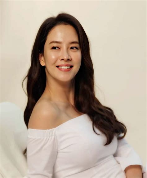 Find the latest filmography, dramas, movies, news korean movie of the week unstoppable 2020/10/29 22:07. Pin by Suke Kaku on Song Ji Hyo in 2020 (With images ...